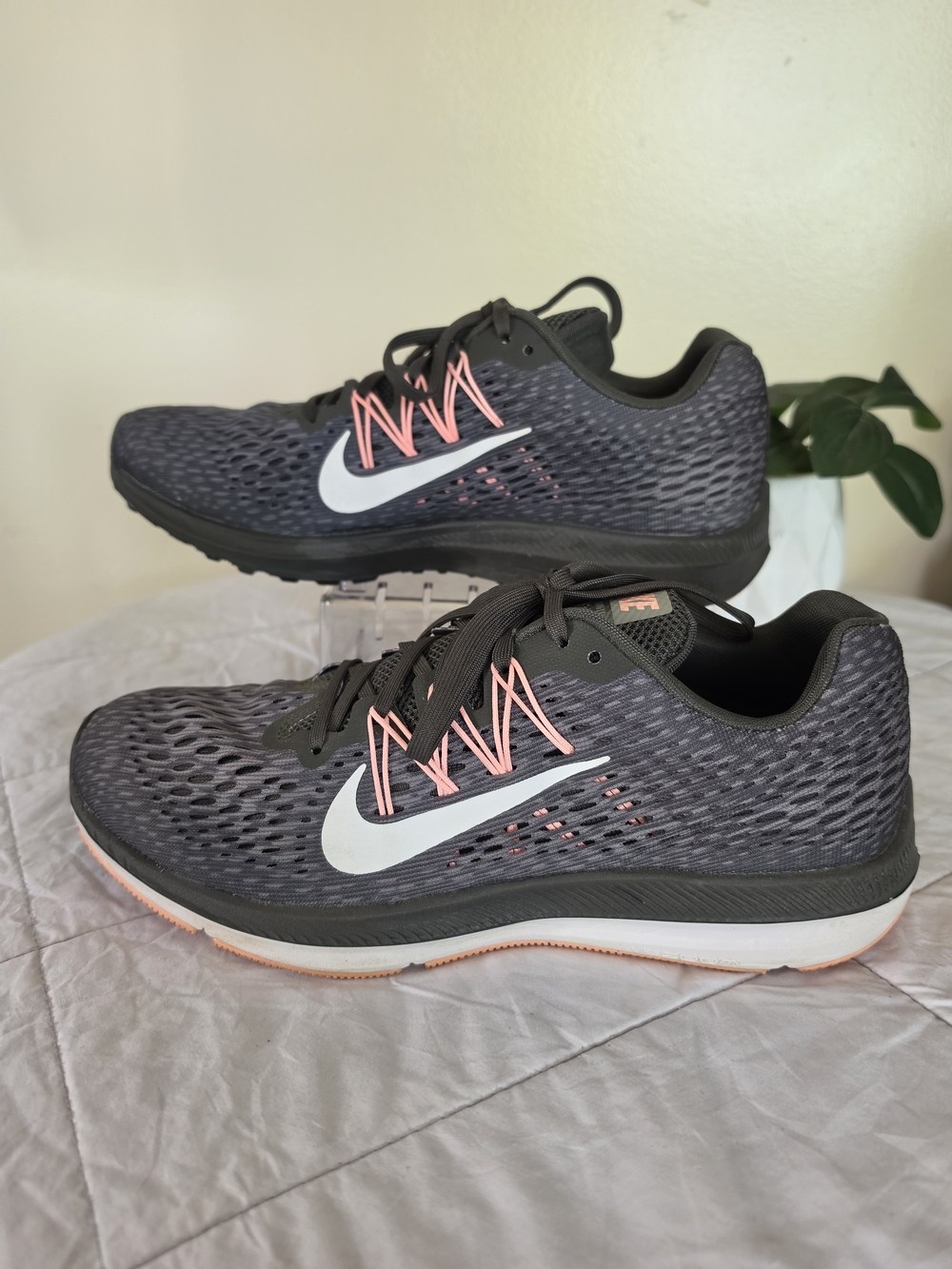 Nike Zoom Winflo 5 Women's Shoes Sneakers Gray And Pink Size 10